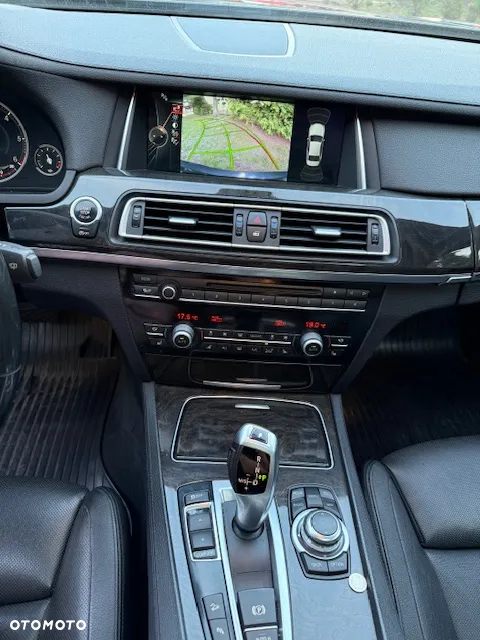 BMW Seria 7 740d xDrive - 21
