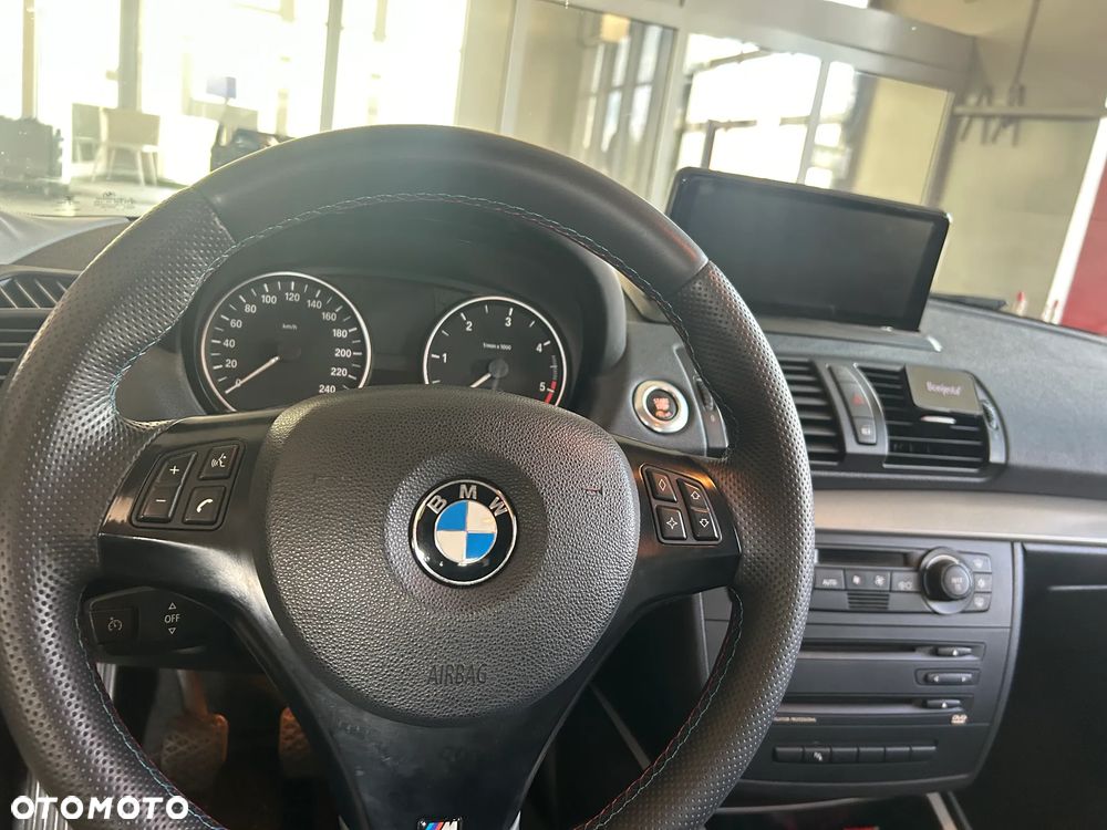 BMW Seria 1 120d DPF - 8