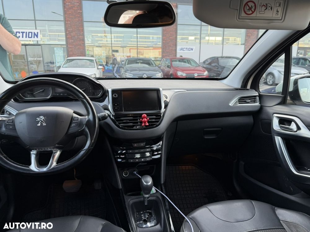 Peugeot 2008 PureTech 110 GPF Stop&Start EAT6 Allure - 7