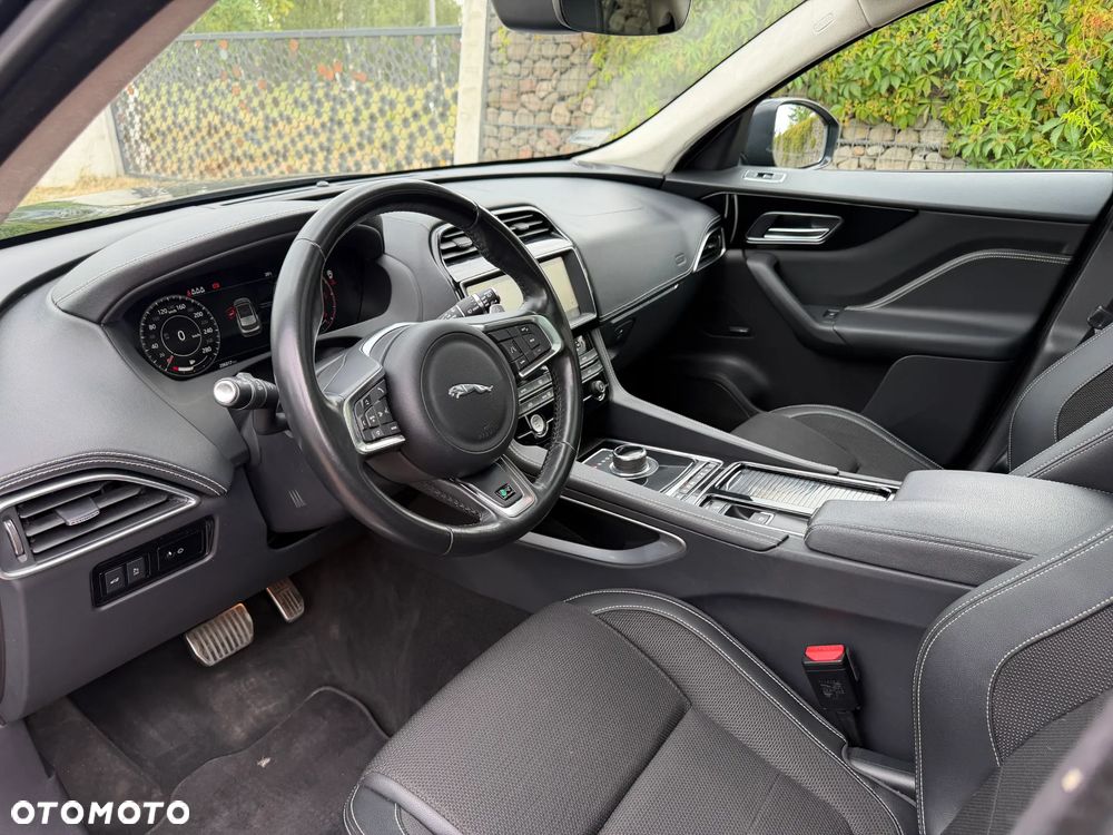Jaguar F-Pace 2.0 i4D AWD R-Sport - 22