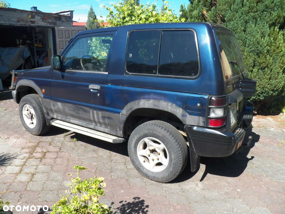 Mitsubishi Pajero - 1