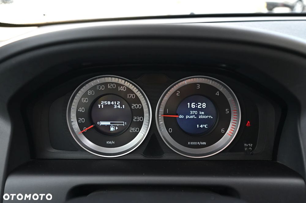 Volvo XC 60 D4 Momentum - 31