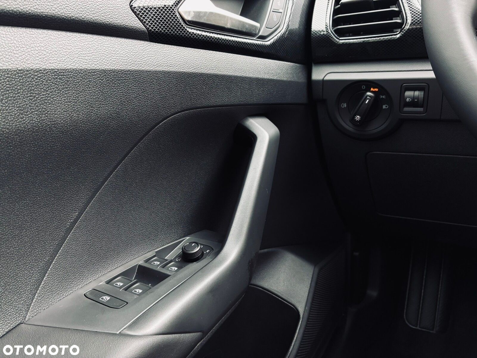 Volkswagen T-Cross - 18