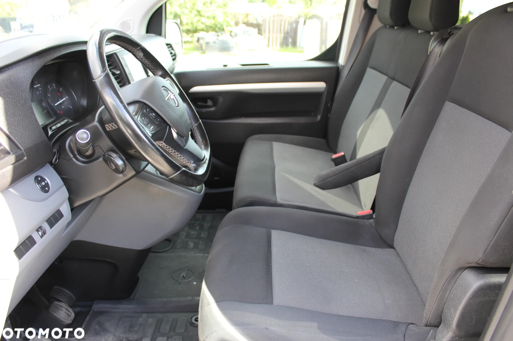 Opel Vivaro - 12