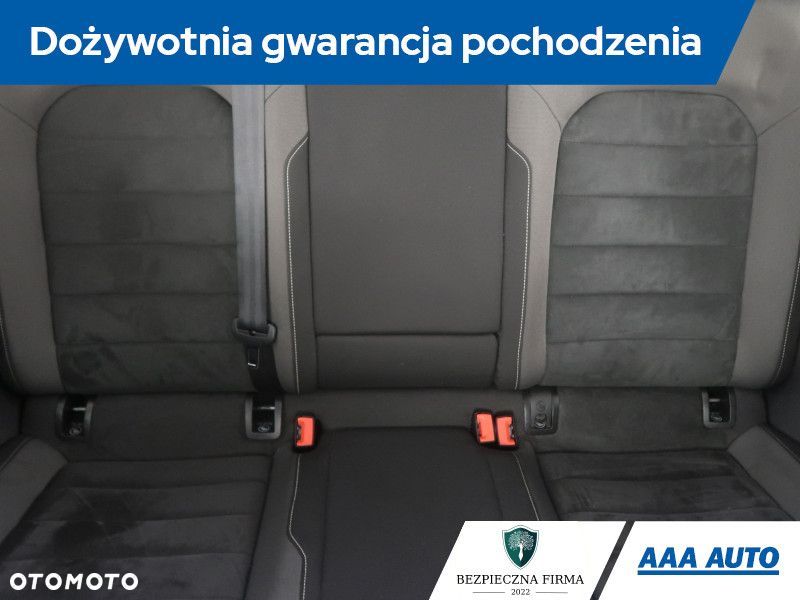 Volkswagen Golf - 12