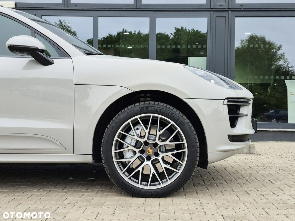 Porsche Macan Turbo - 9