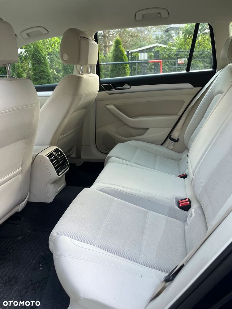 Volkswagen Passat - 7