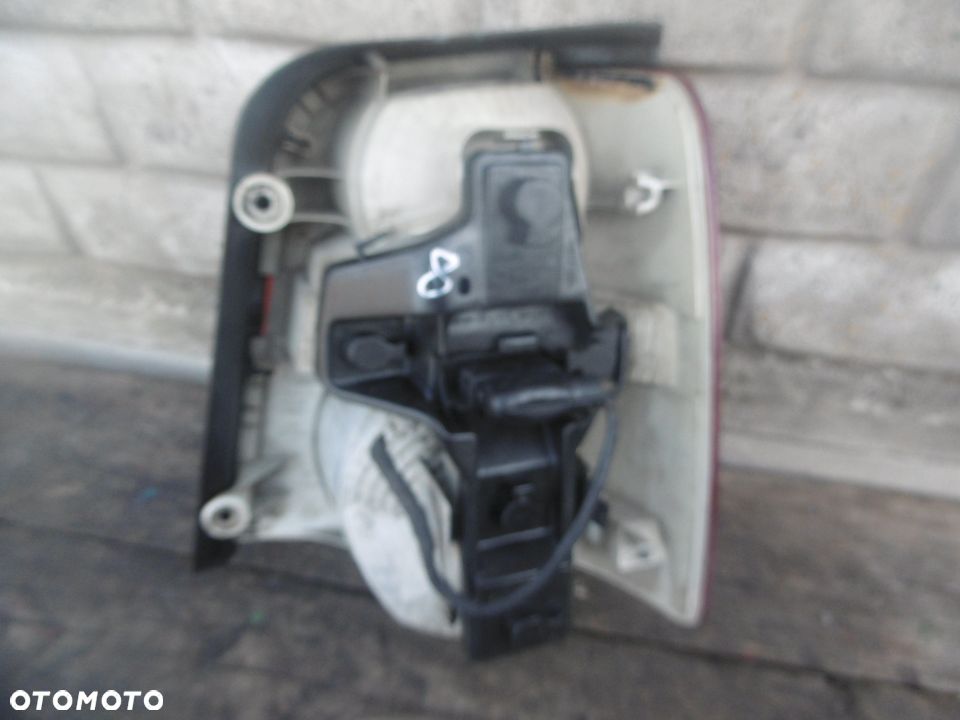 Lampa lewa tył TOURAN HELLA - 3