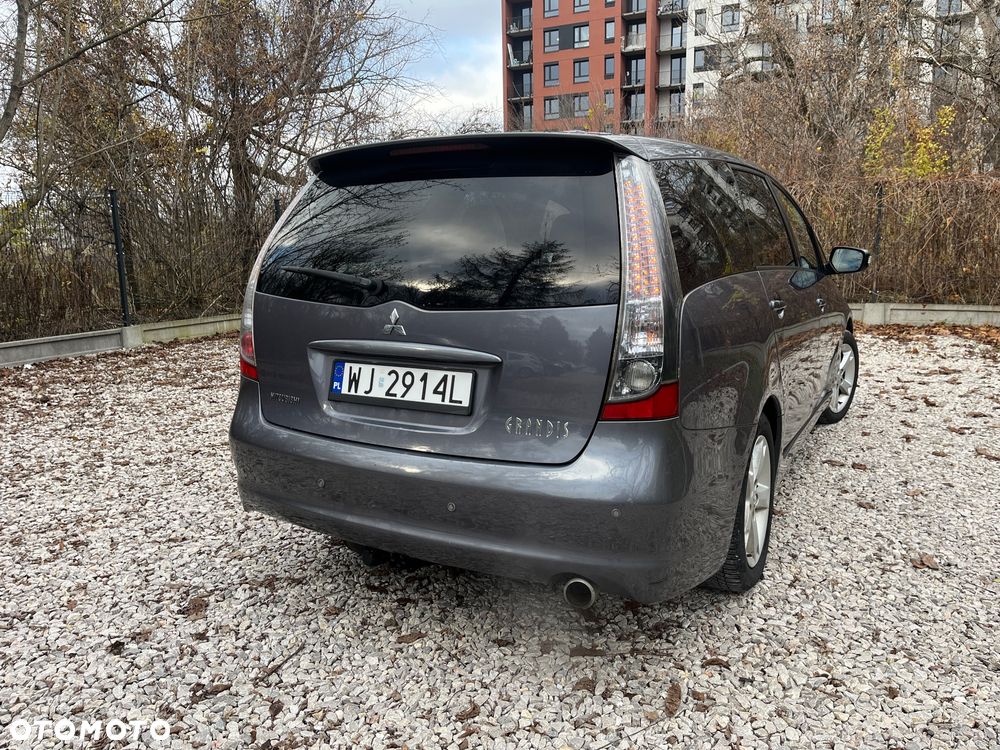 Mitsubishi Grandis 2.4 Automatik Intense - 4