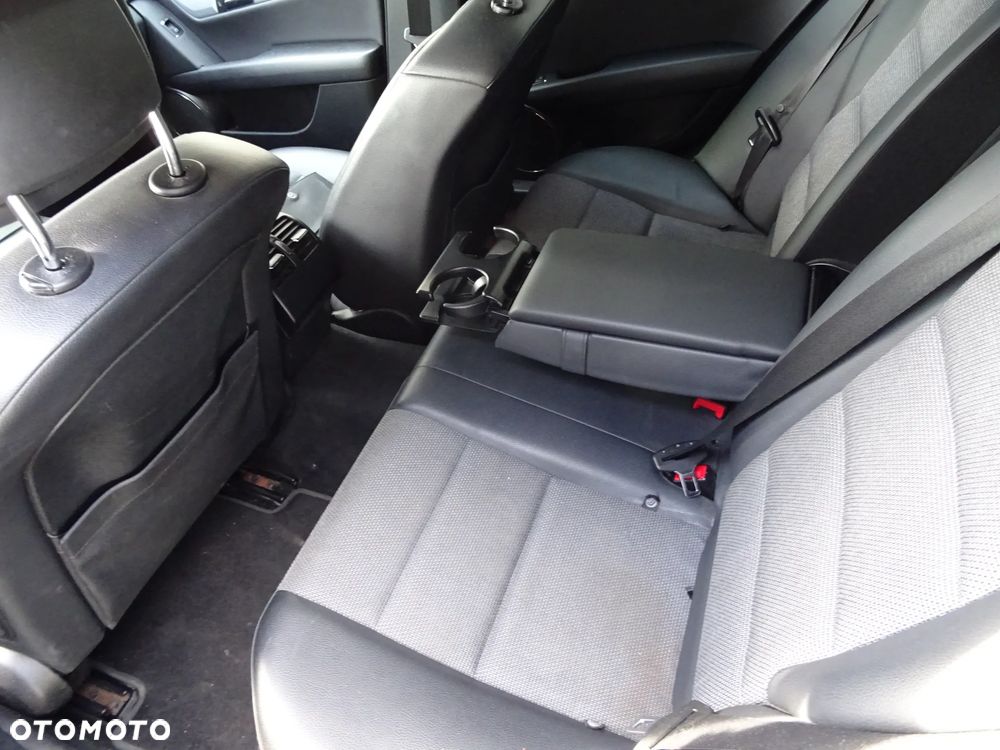 Mercedes-Benz Klasa C 180 BlueEFFICIENCY Avantgarde - 8