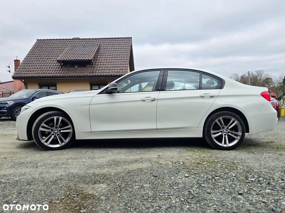 BMW Seria 3 330i Edition M Sport Shadow - 13