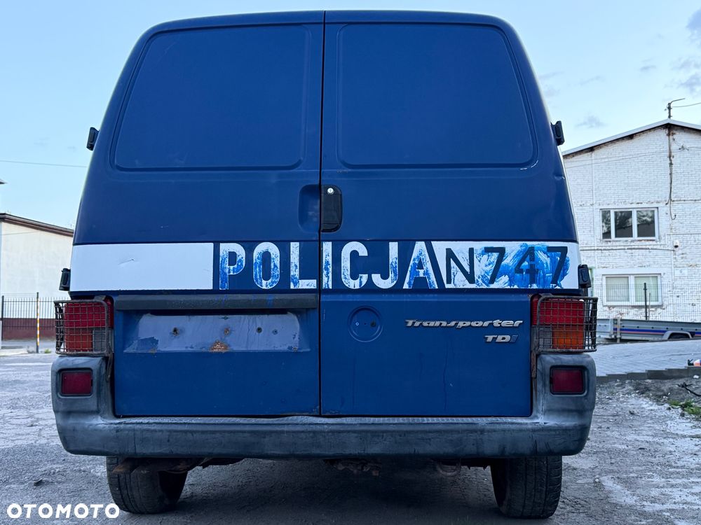 Volkswagen Caravelle - 4