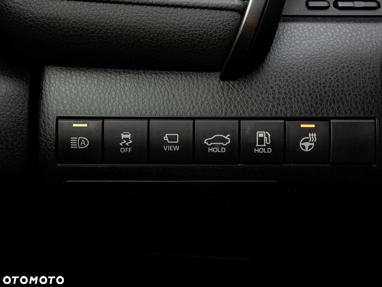Toyota Camry 2.5 Hybrid Executive CVT - 22