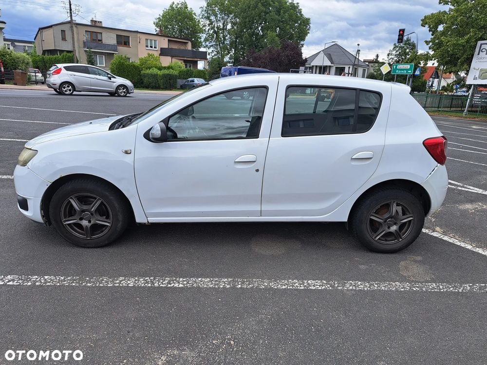 Dacia Sandero - 4