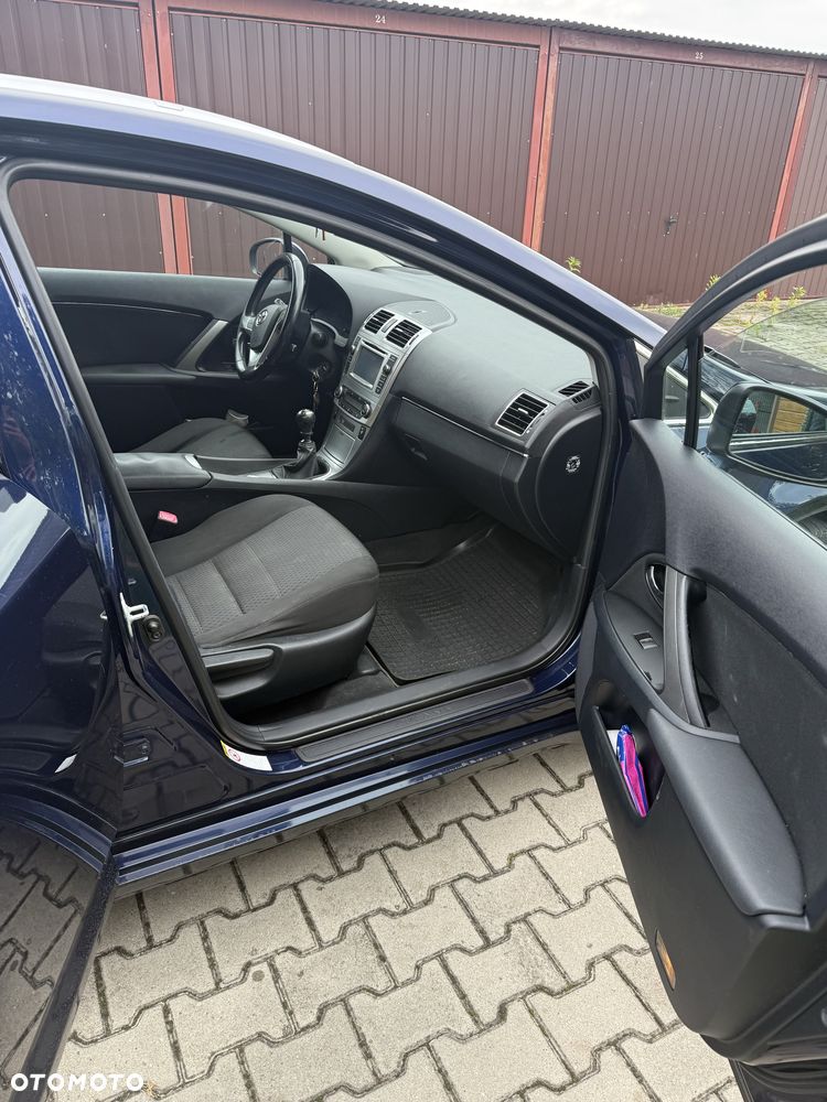 Toyota Avensis - 5