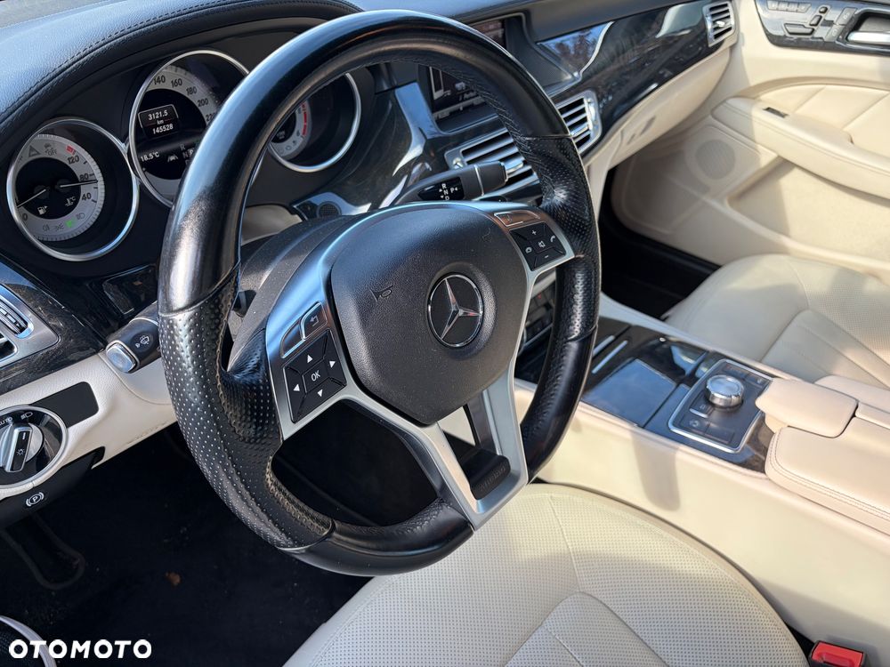 Mercedes-Benz CLS - 6