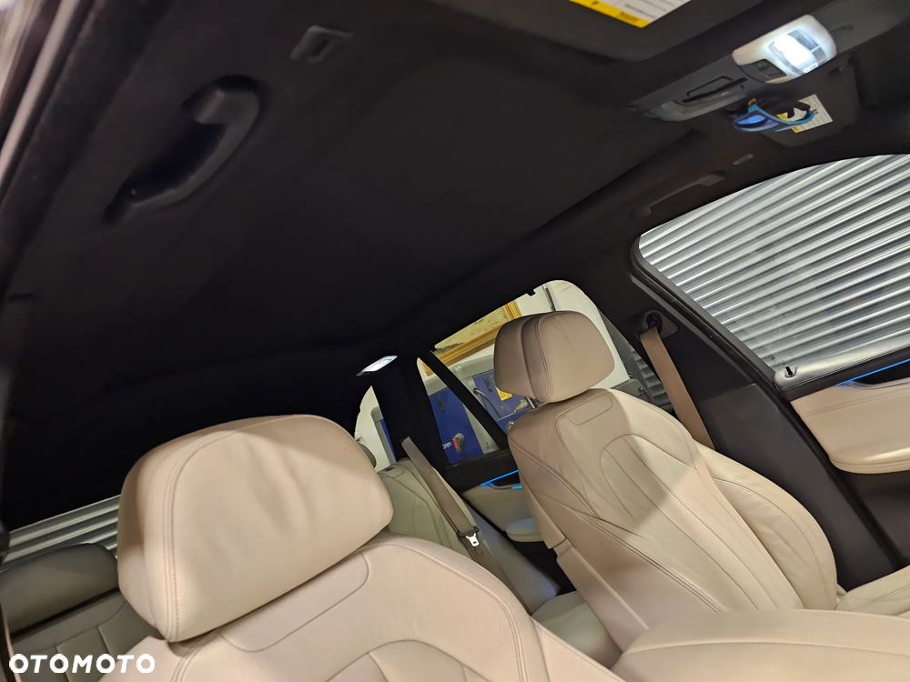 BMW X5 xDrive50i - 9