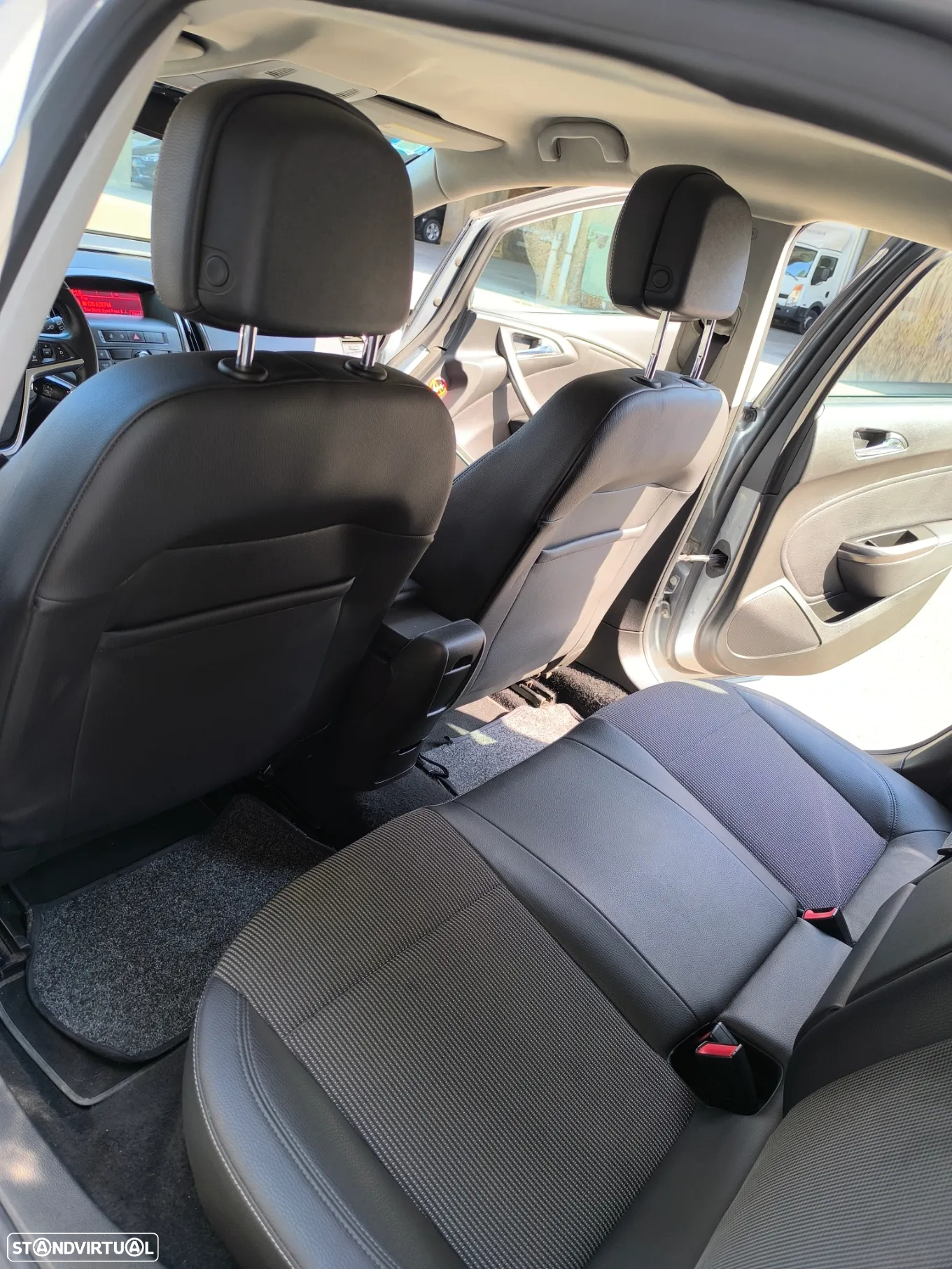 Opel Astra 1.7 CDTi Cosmo - 11