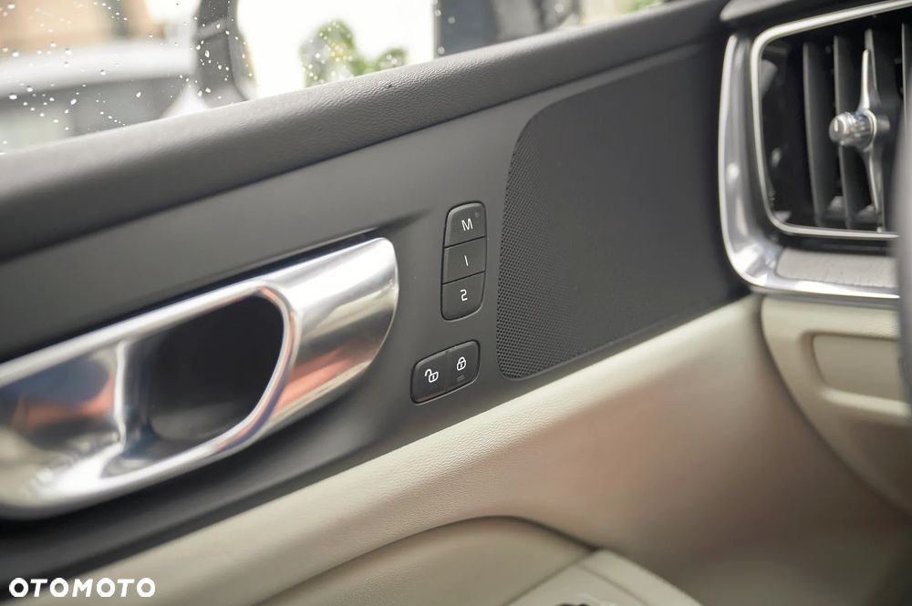 Volvo V60 B4 D Geartronic Inscription - 37