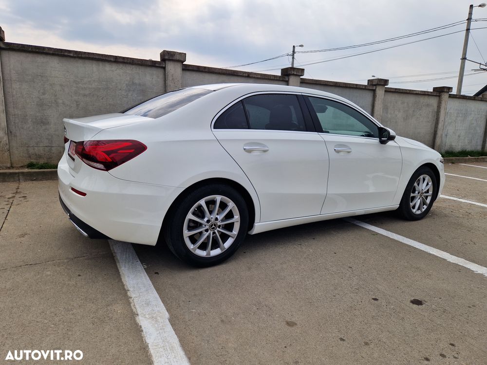 Mercedes-Benz A 220 Sedan 7G-DCT - 4