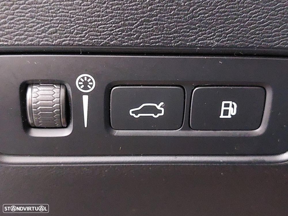 Volvo XC 40 1.5 T5 PHEV Momentum Plus - 35