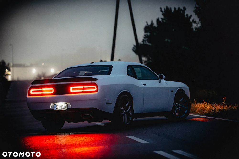 Dodge Challenger 5.7 R/T - 17
