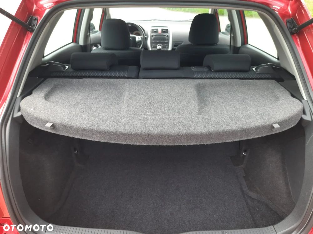 Toyota Auris 1.33 Dual-VVT-i - 19