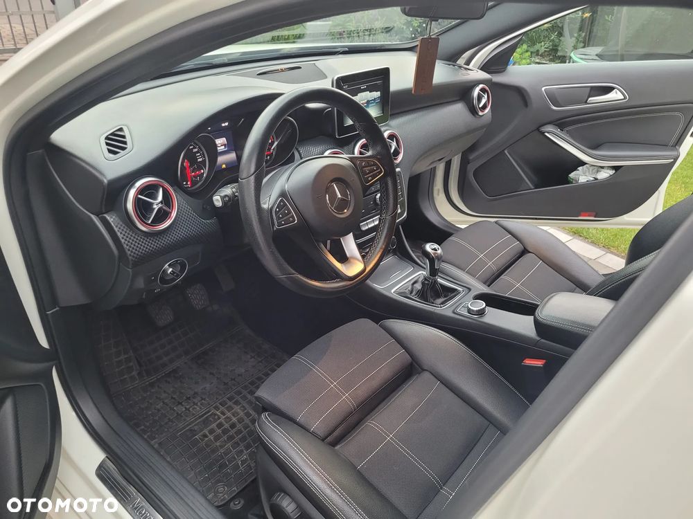 Mercedes-Benz Klasa A 160 AMG Line - 14