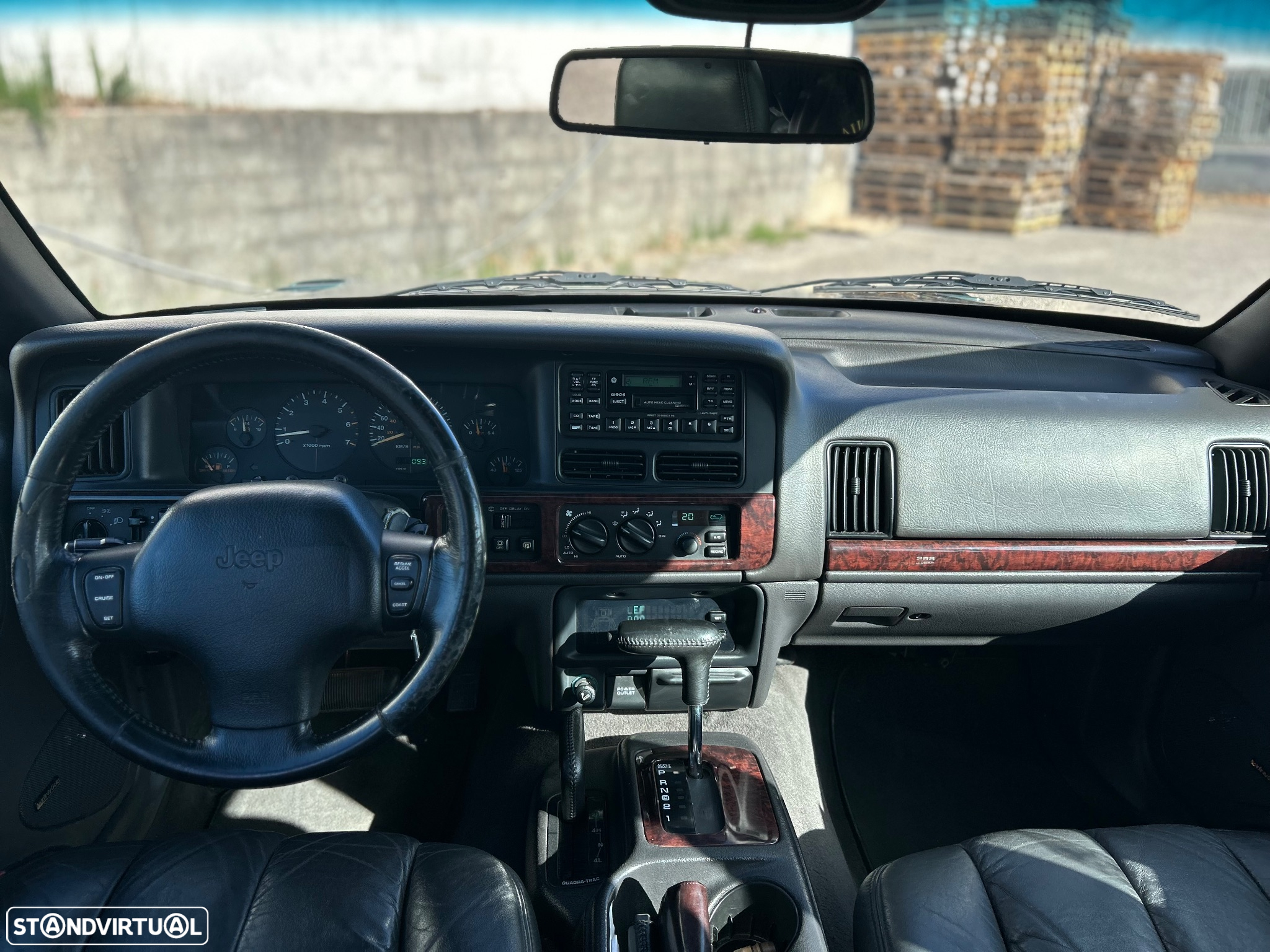 Jeep Grand Cherokee 5.9 LX - 17