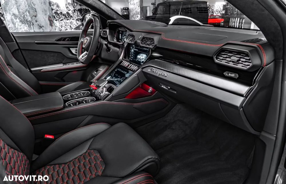 Lamborghini URUS Standard - 12