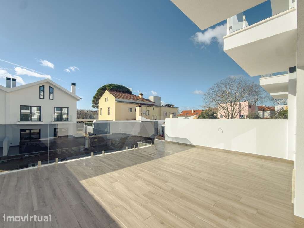 Moradia T4 em Condomínio Exclusivo em São Pedro do Estoril - Grande imagem: 2/41