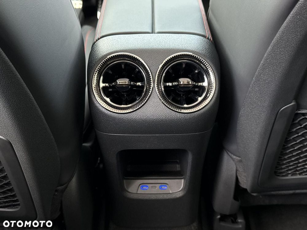 Mercedes-Benz GLB - 19
