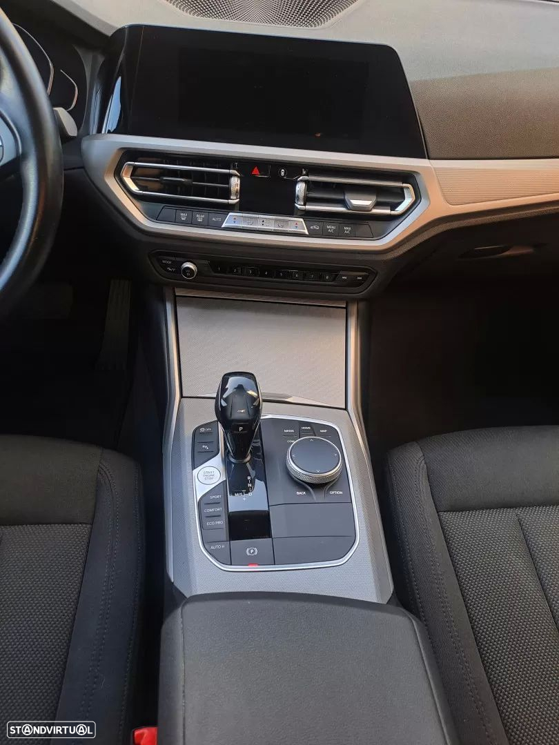 BMW 320 d Auto - 13