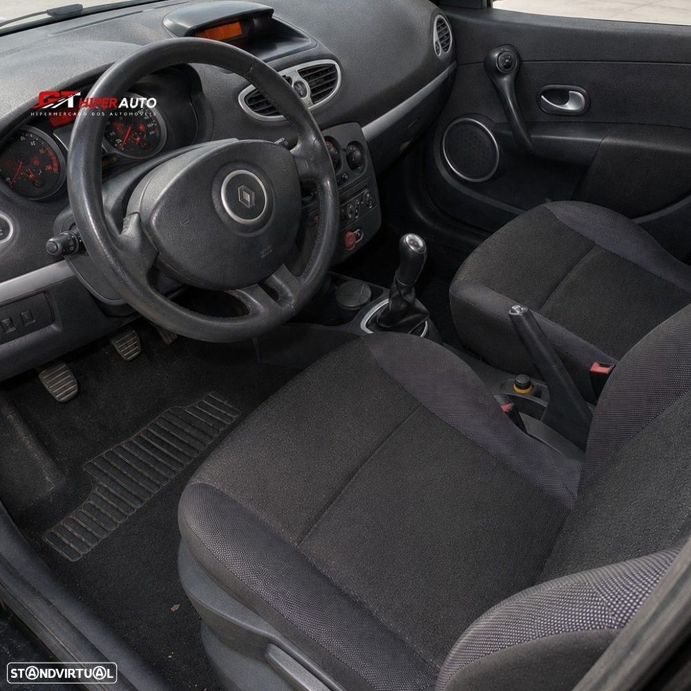 Renault Clio 1.2 16V Dynamique S - 9