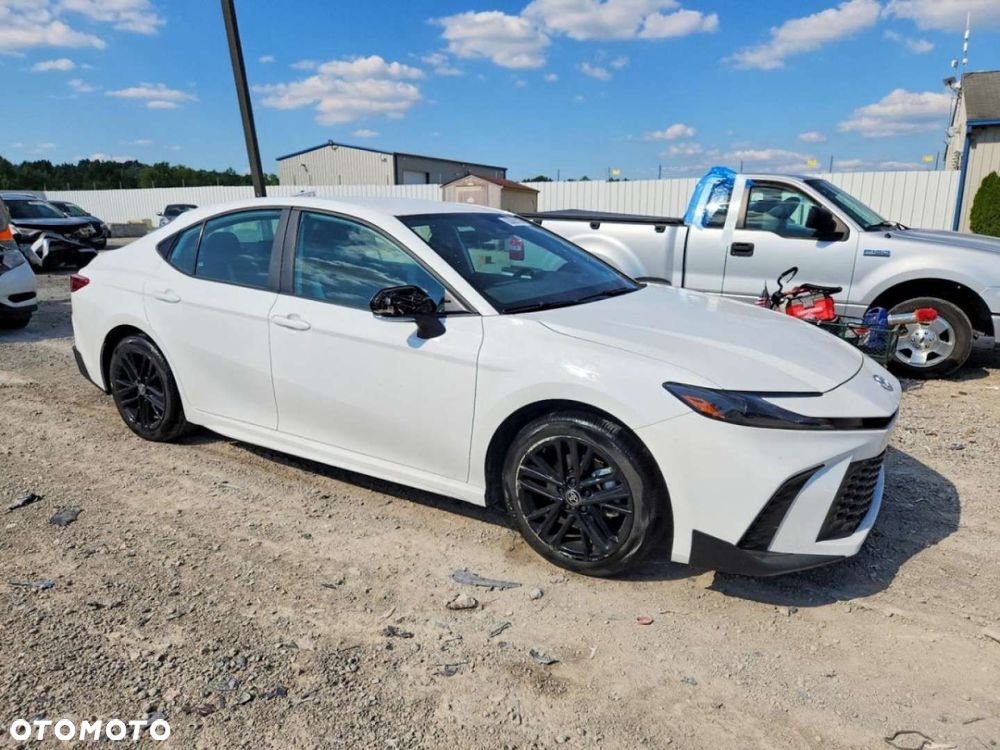 Toyota Camry - 2