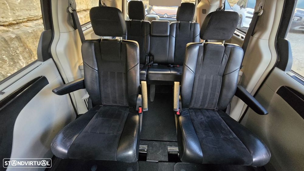 Lancia Voyager 2.8 CRD Platinum - 48