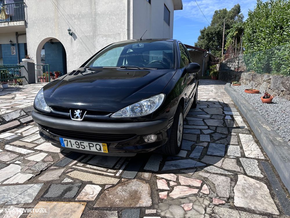 Peugeot 206 1.1 XR - 1