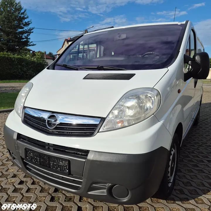 Opel Vivaro - 1