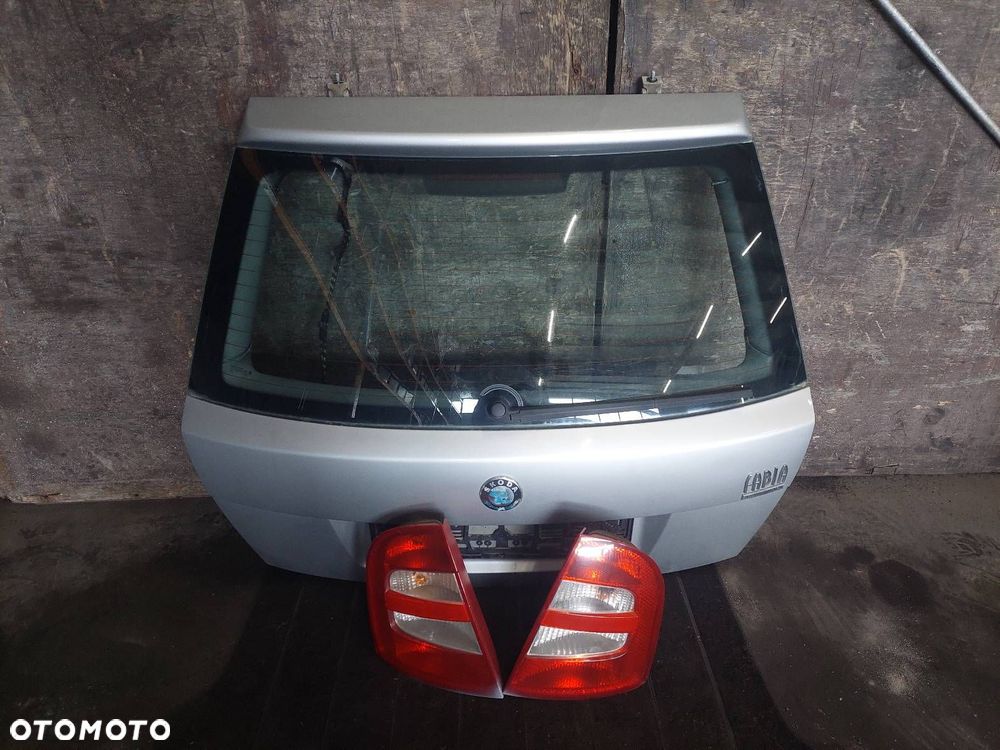 KLAPA BAGAŻNIKA + LAMPY SKODA FABIA I HB 5D 9102 - 1