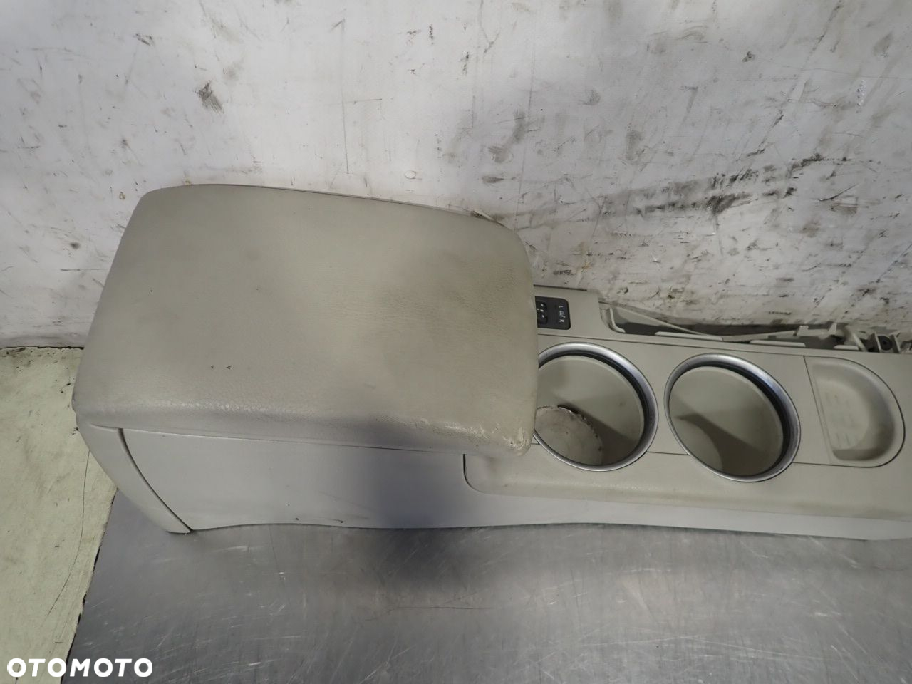 PODŁOKIETNIK SUBARU LEGACY IV 2.0D 92174AG050 - 3