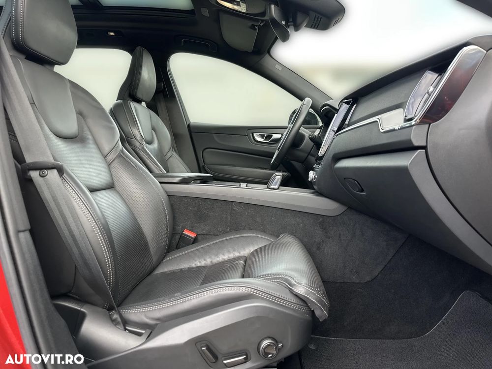 Volvo XC 60 T6 AWD Recharge Geartronic RDesign - 11