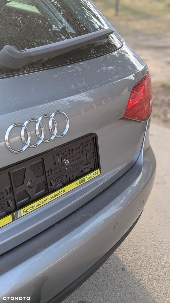 Audi A4 Avant 2.0 TDI DPF Ambiente - 18