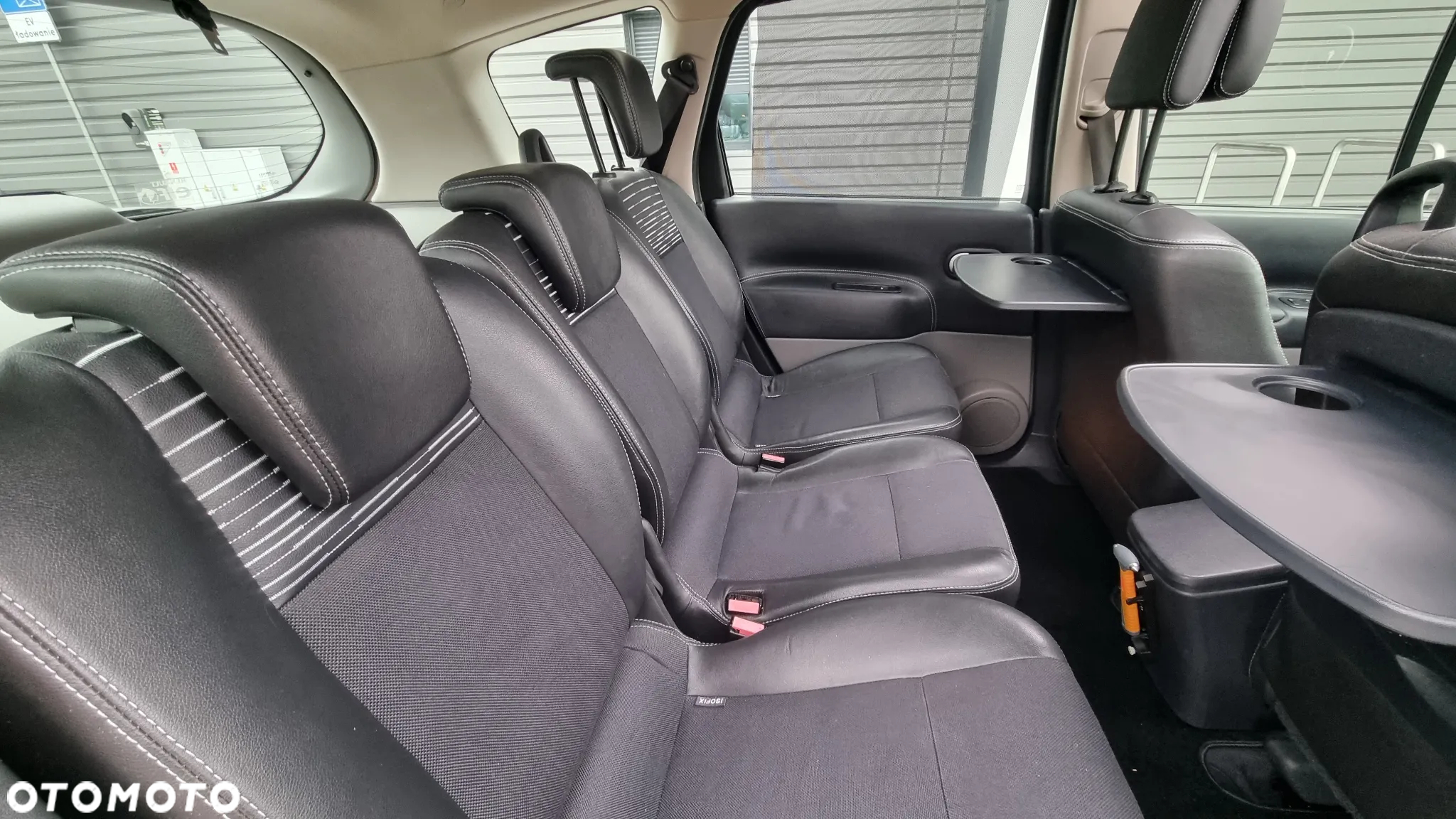 Renault Grand Scenic 2.0 16V Privilege - 27
