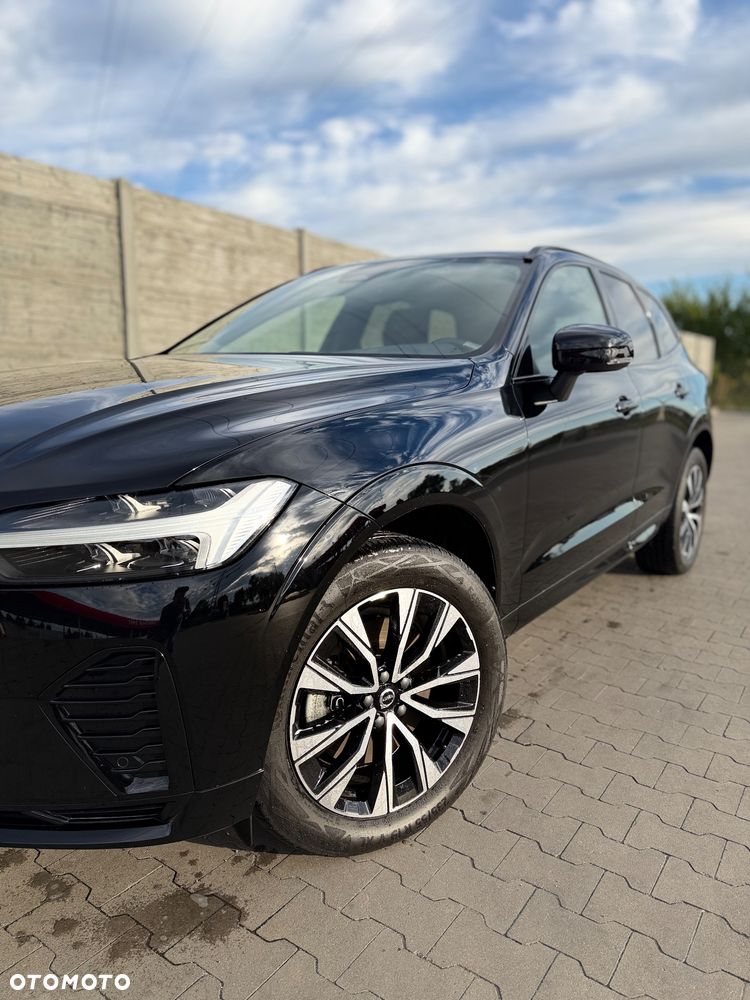 Volvo XC 60 B4 D AWD Plus Dark - 4