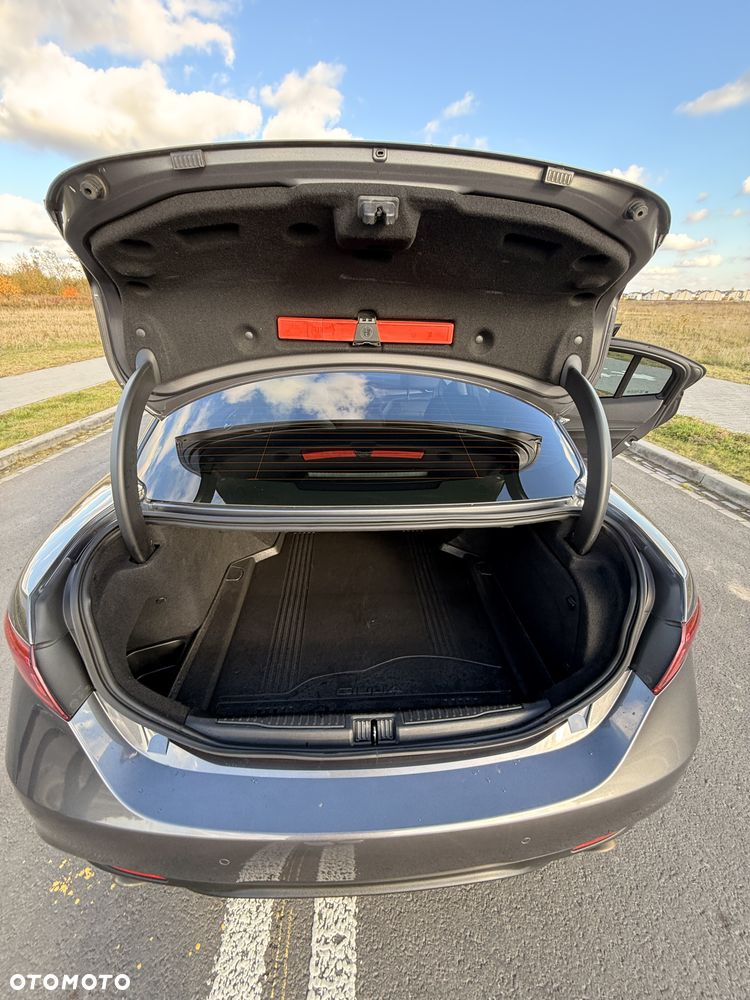 Alfa Romeo Giulia 2.0 Turbo Veloce - 13