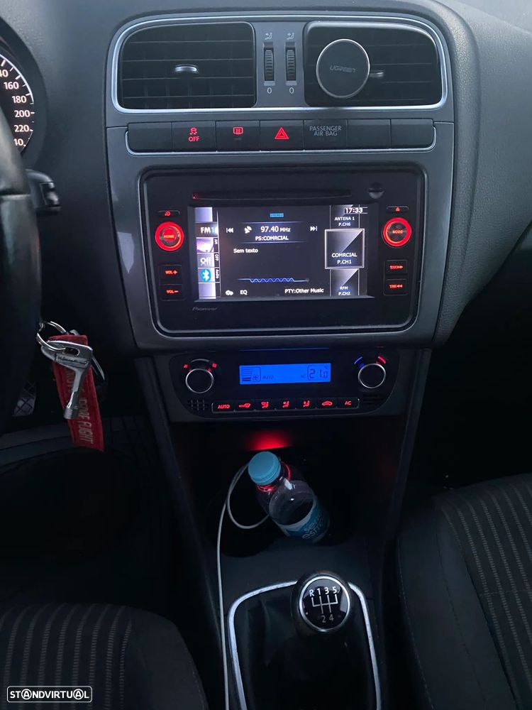 VW Polo 1.6 TDI Confortline BlueMotion - 2