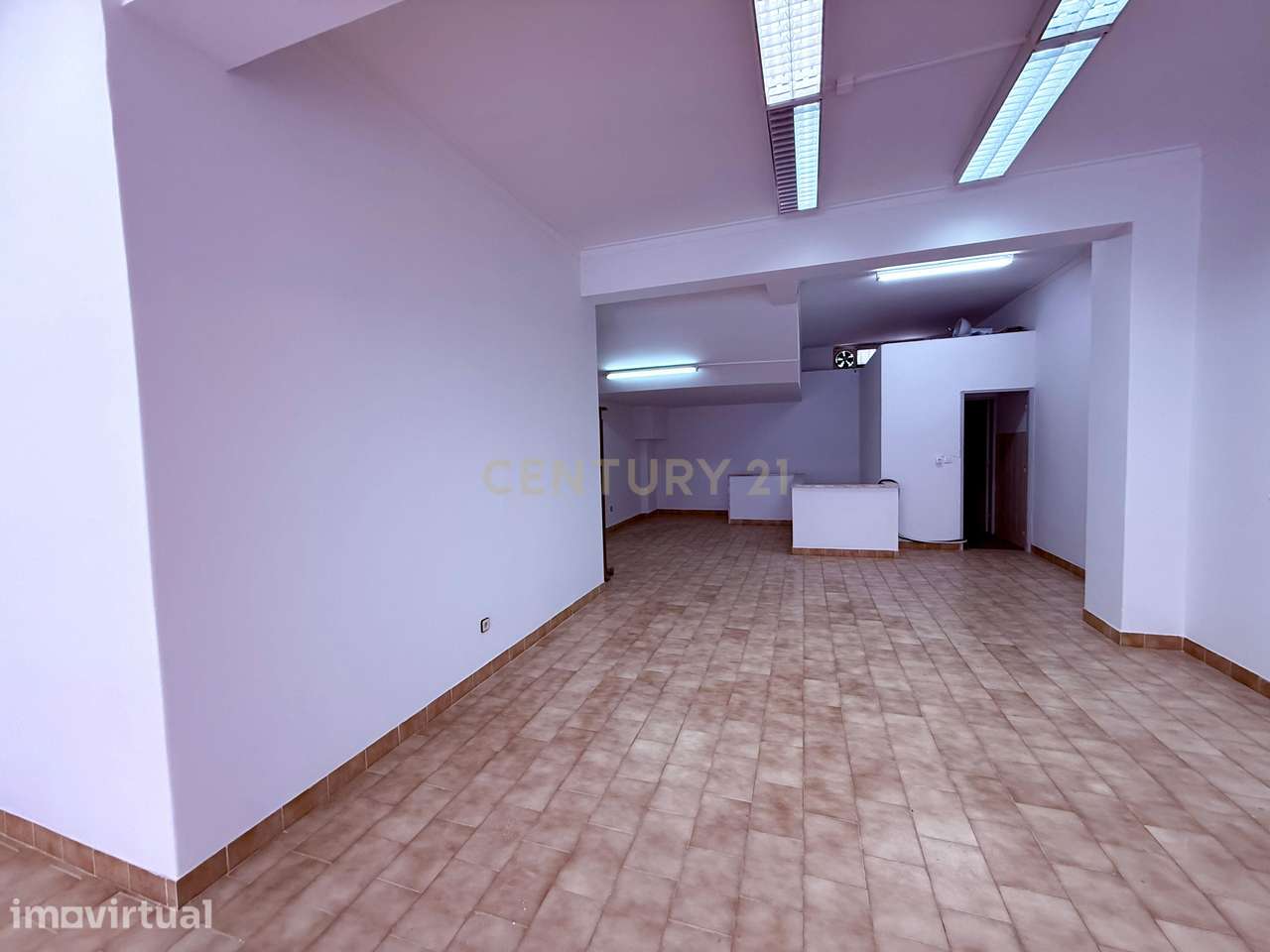 Loja no Casal de São Brás, Amadora - 170m² por 1100€ - Grande imagem: 5/27