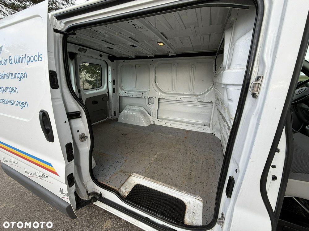 Opel Vivaro - 32