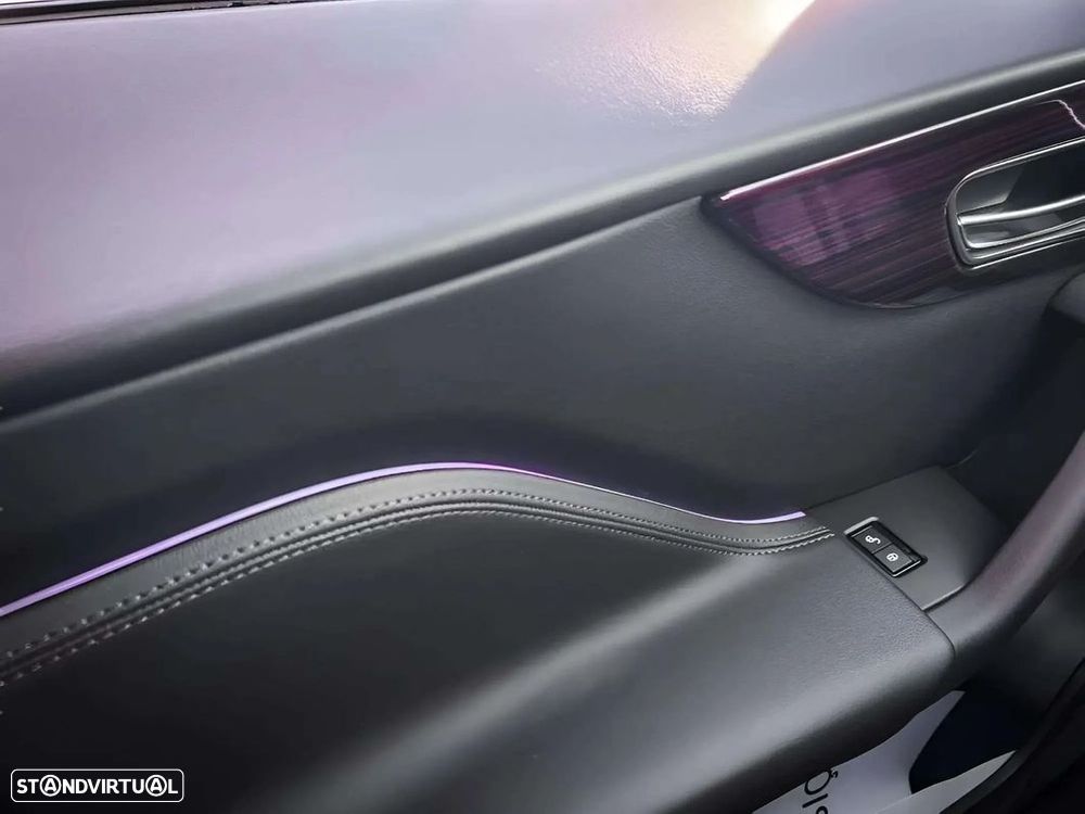 Jaguar F-Pace 2.0 i4D Portfolio AWD Aut. - 22