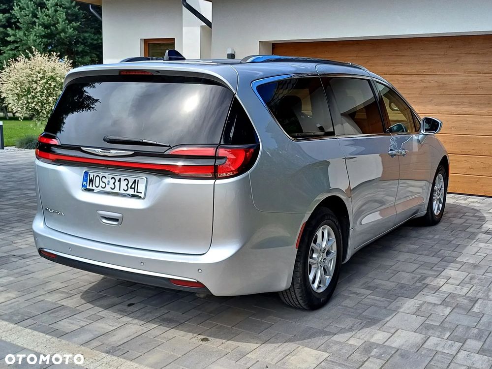 Chrysler Pacifica - 8